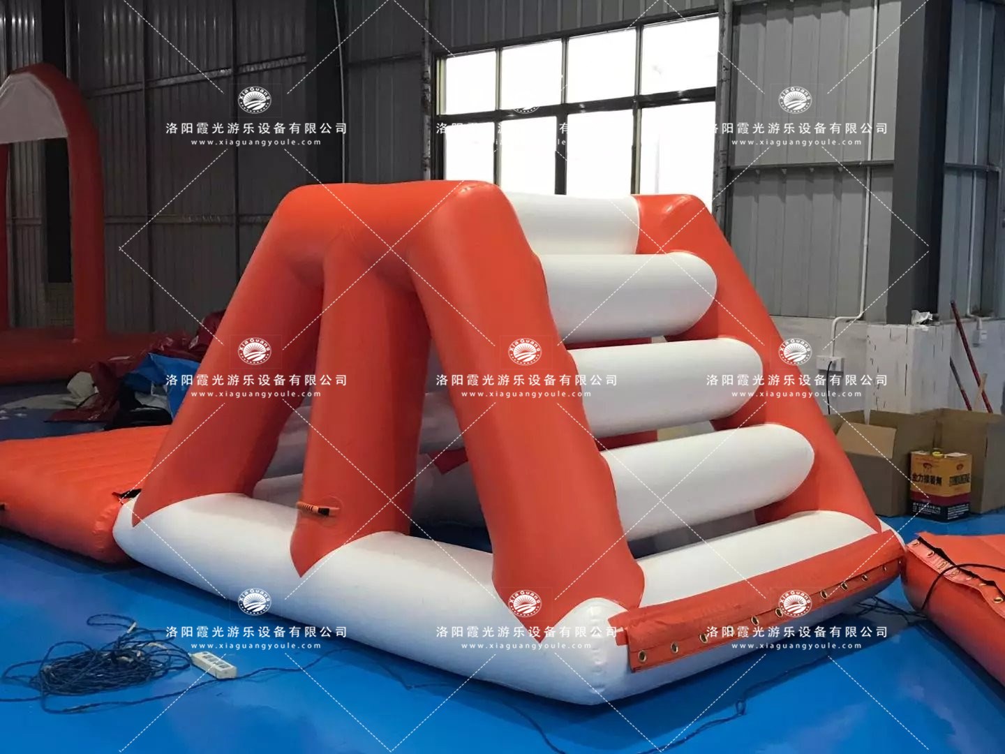 安图水上闯关设施